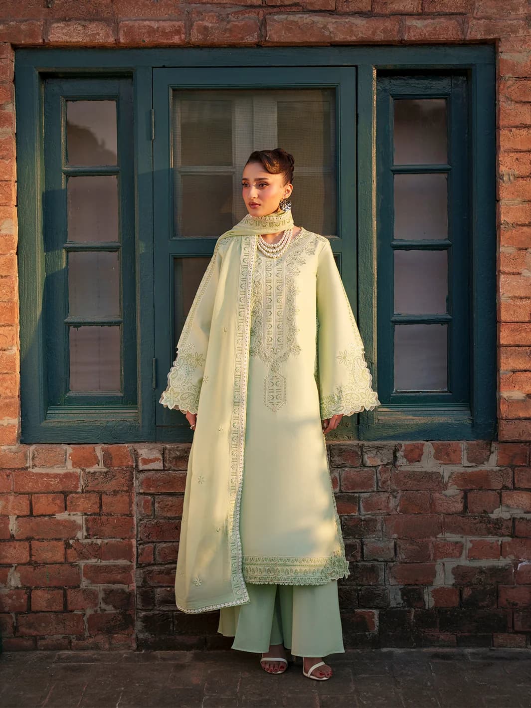 Mahnur Fiona F 14 3 PC
