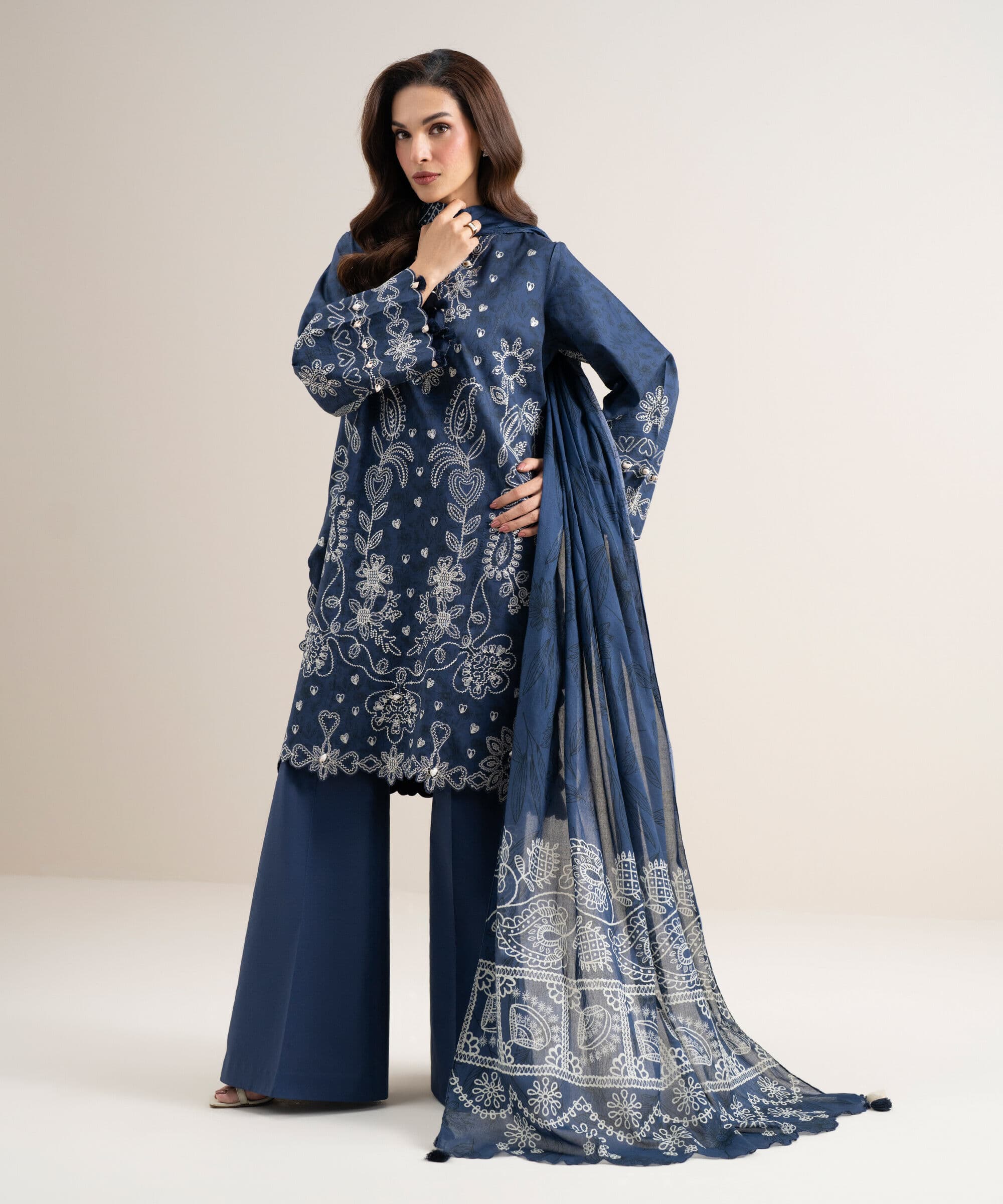 Sapphire Andaaz V6 43 3PCs