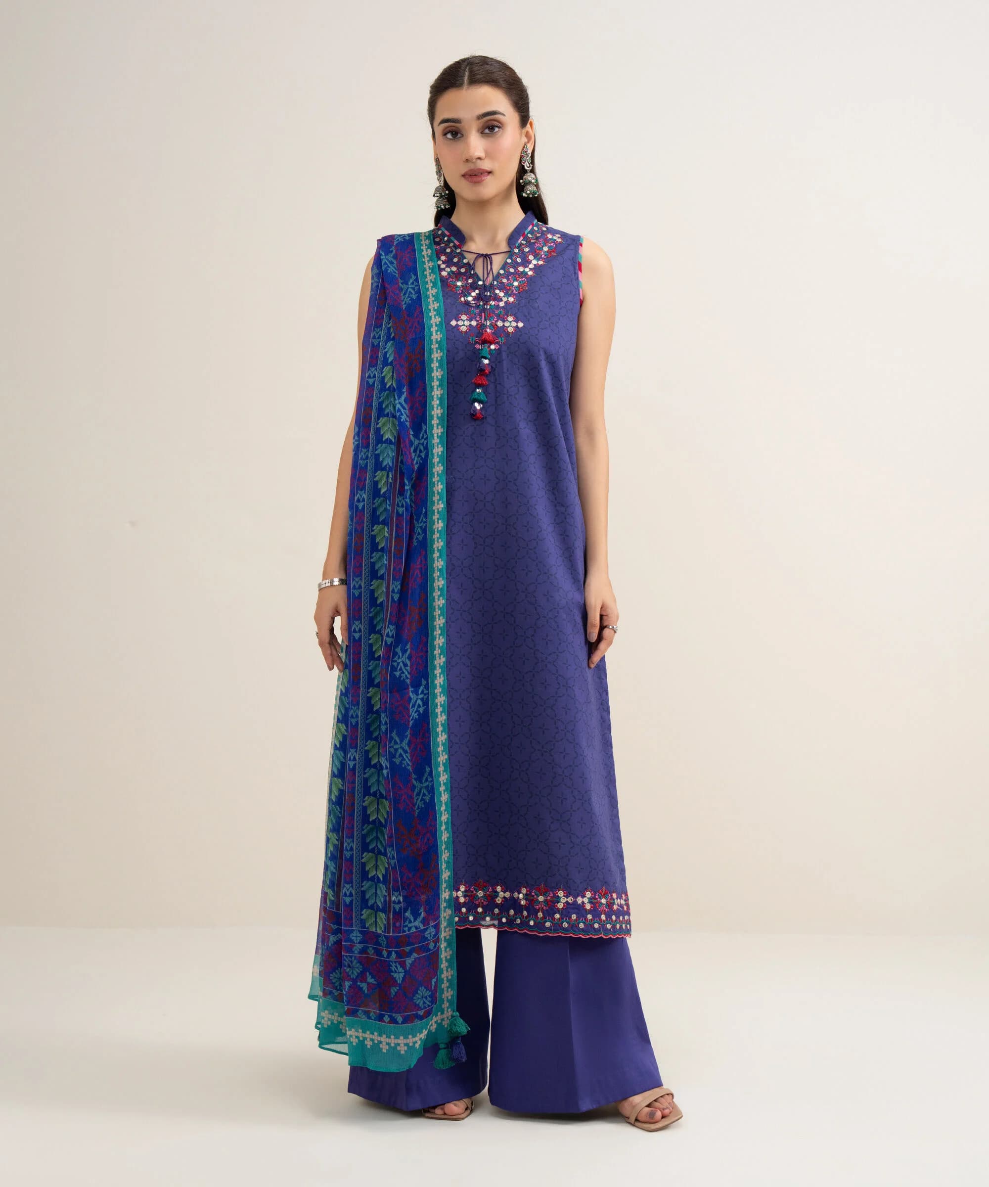 Sapphire Andaaz V6 23 3PCs