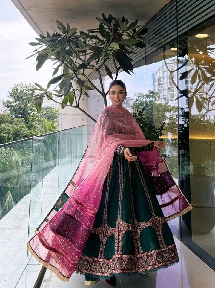 Jazmin Luxury Eid Lawn SL25-D1 SbyF 3 PC